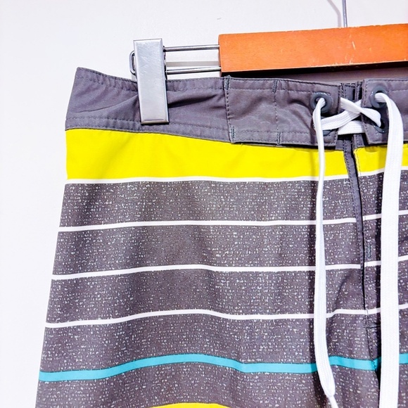 BAD BONES – Green & grey striped board shorts | Summer beach | Size 30 * - Picture 2 of 7